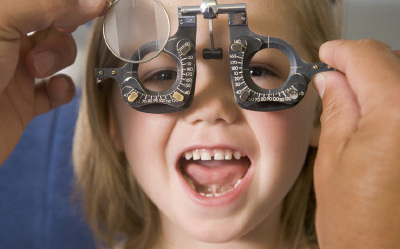 早期发现及干涉是保护儿童视力的关键