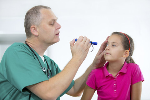 检查儿童视力发育